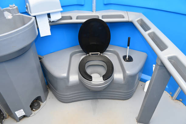 Portable Toilet Options We Offer in Ellington, MO